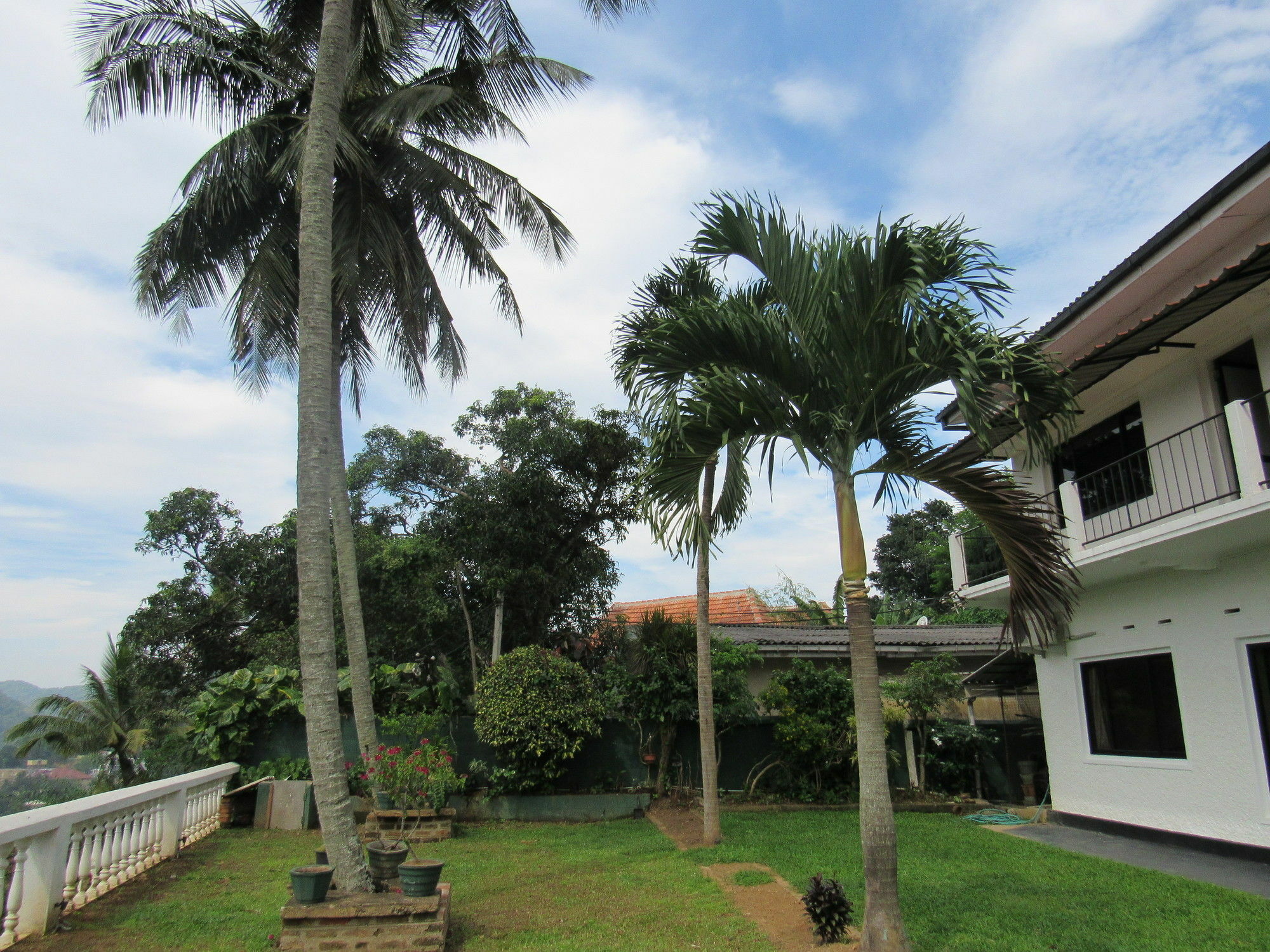King Leisure Residence แคนดี้ ภายนอก รูปภาพ